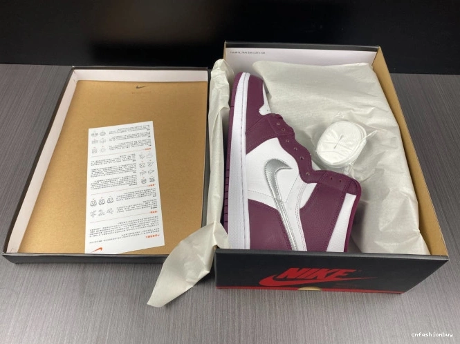 Jordan High OG Bordeaux 555088-611 1 Air 1030